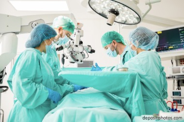 Медики РФ впервые в мире провели сложную операцию на сердце через мини-доступ