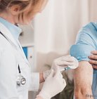 Минздрав России разрешил одновременную вакцинацию от ковида и гриппа
