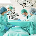 Медики РФ впервые в мире провели сложную операцию на сердце через мини-дост...
